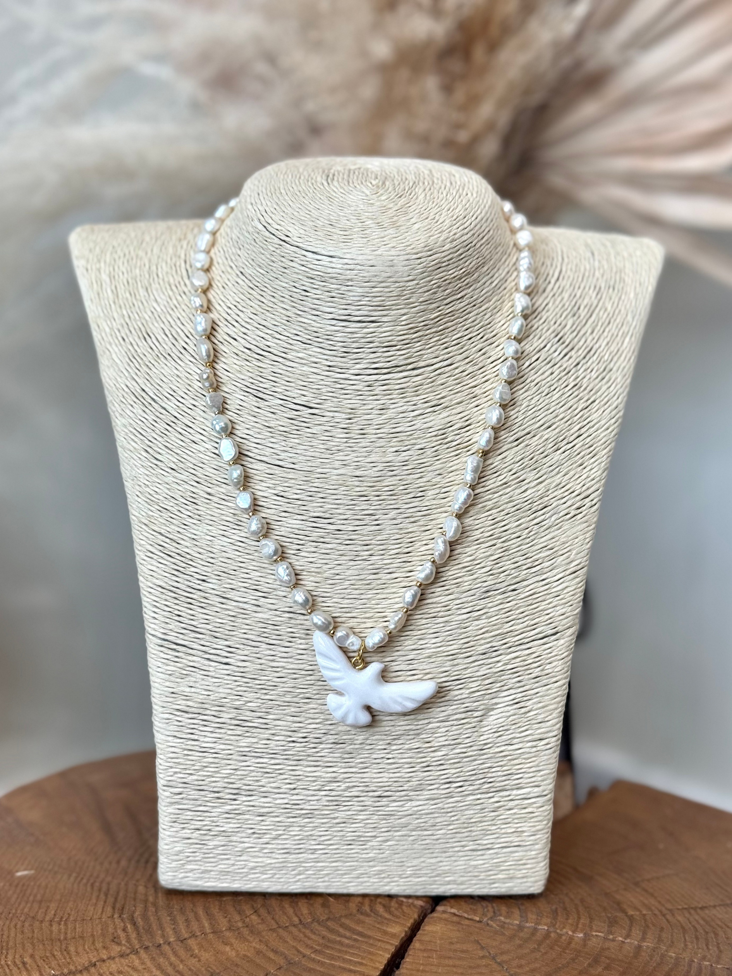 Кольє з річкових перлин Горлиця