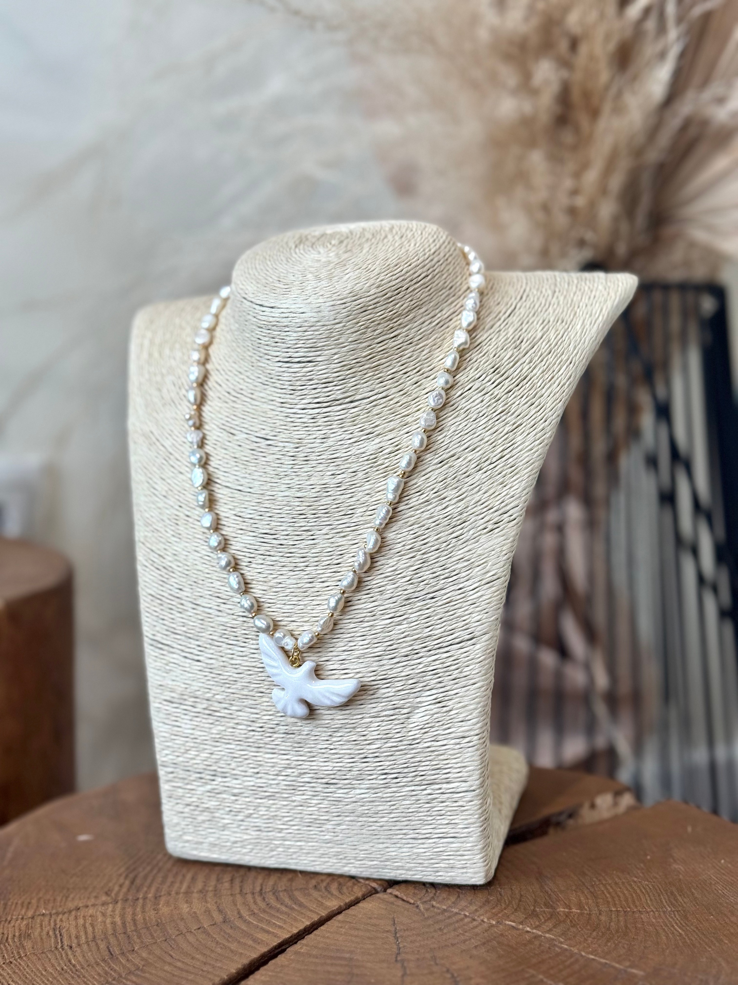 Кольє з річкових перлин Горлиця