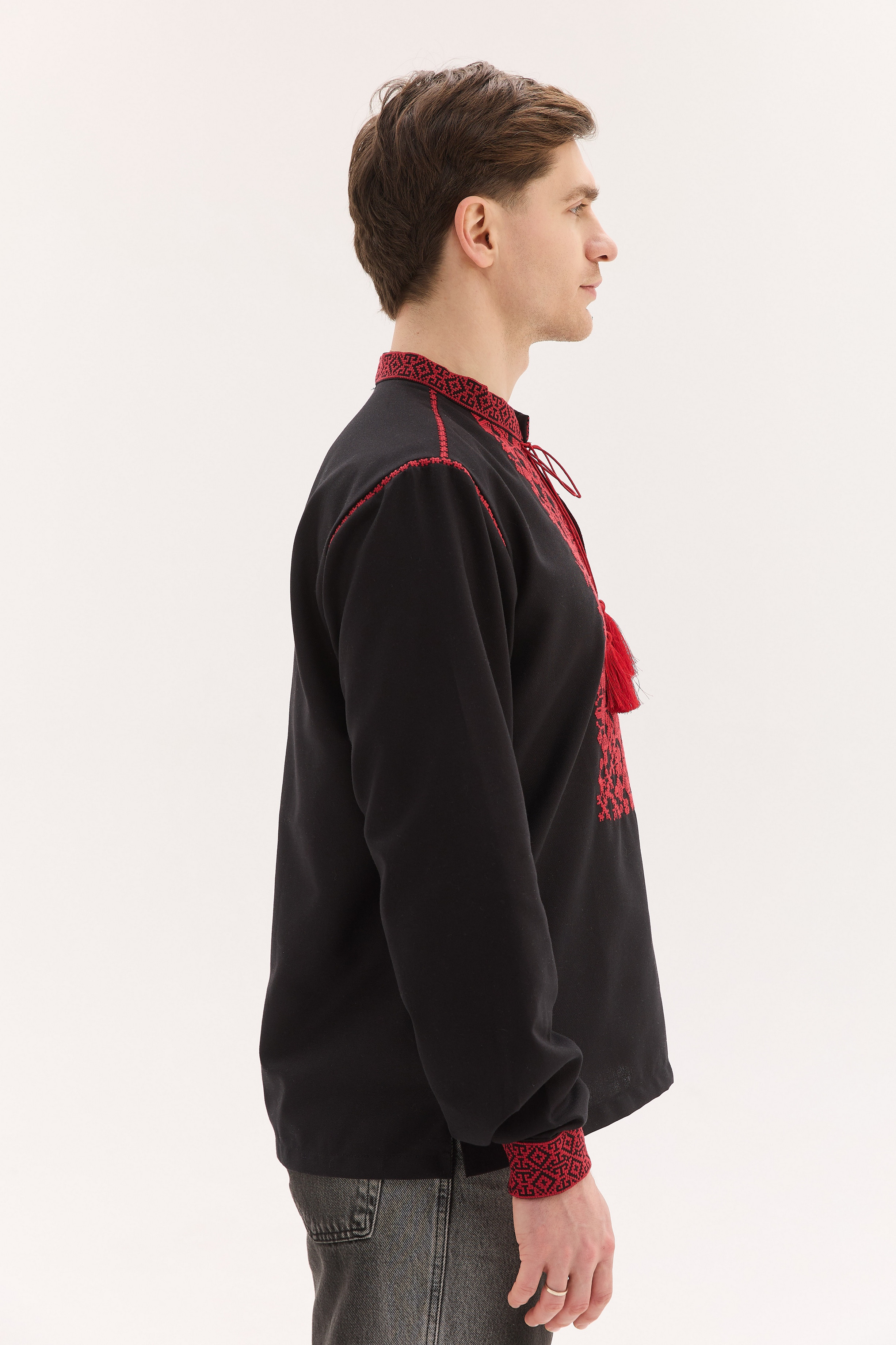 Чоловіча вишиванкам Володимир