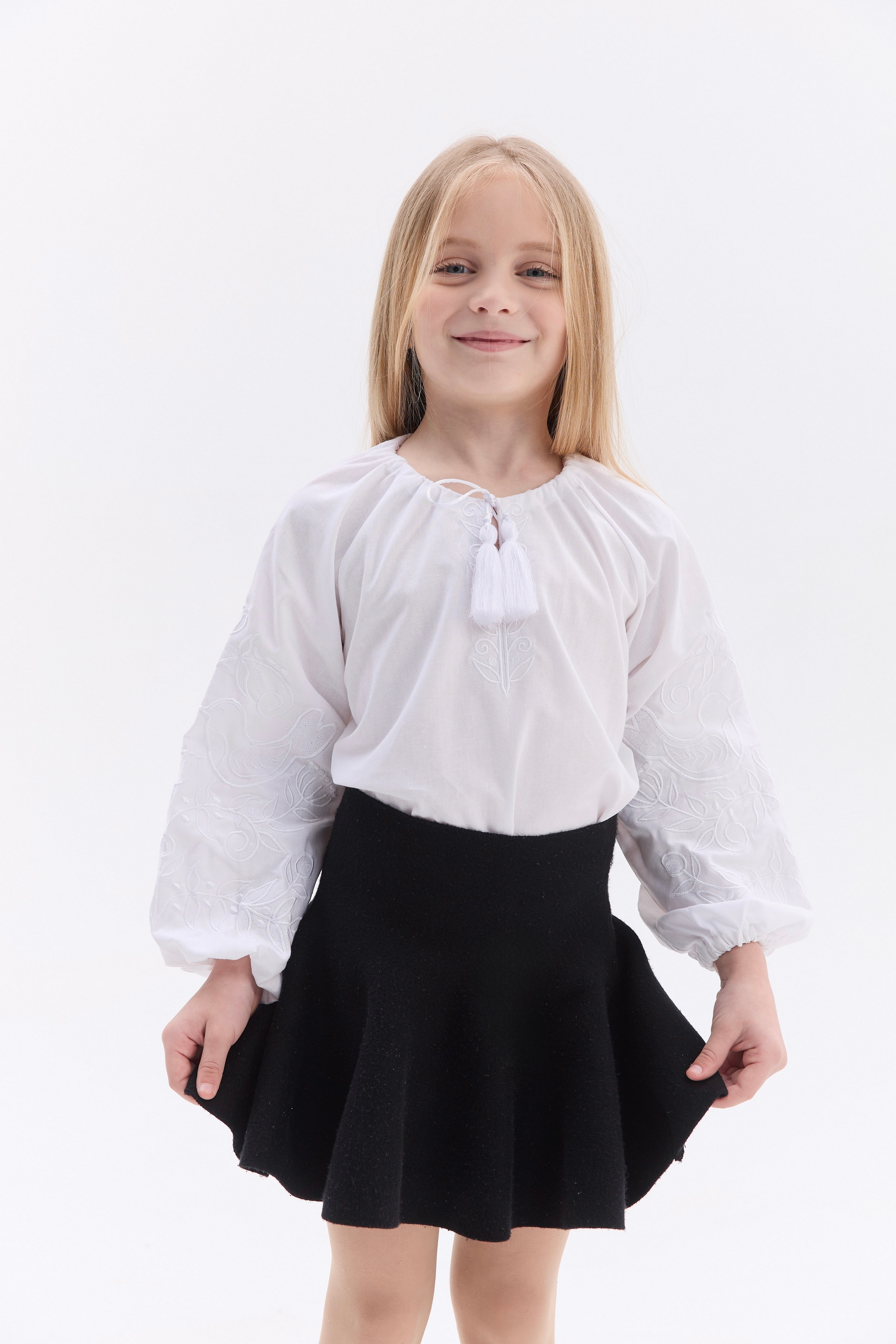 Вишиванка для дівчинки Голубка