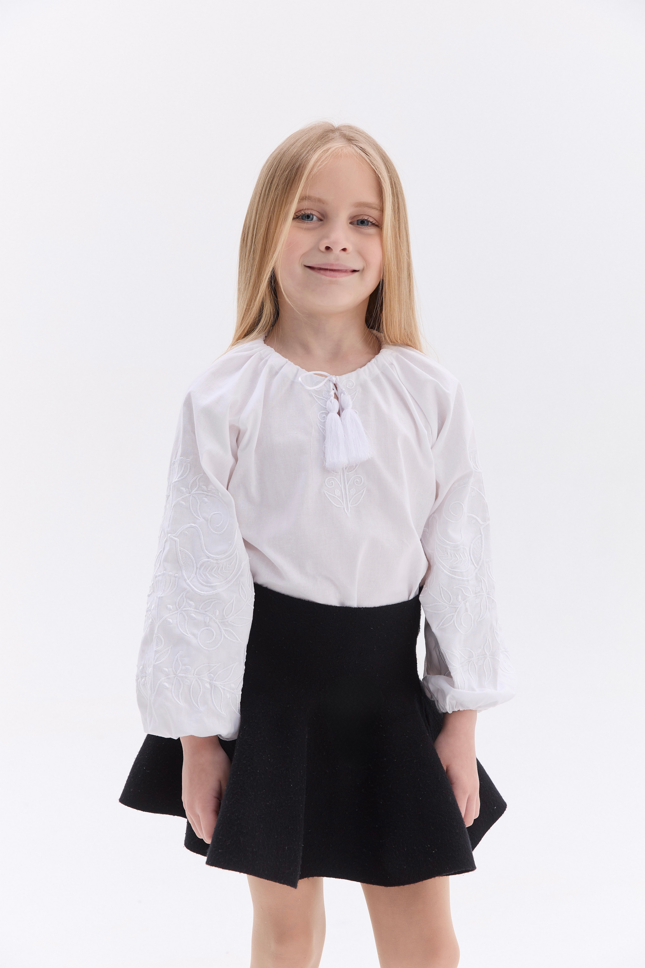 Вишиванка для дівчинки Голубка