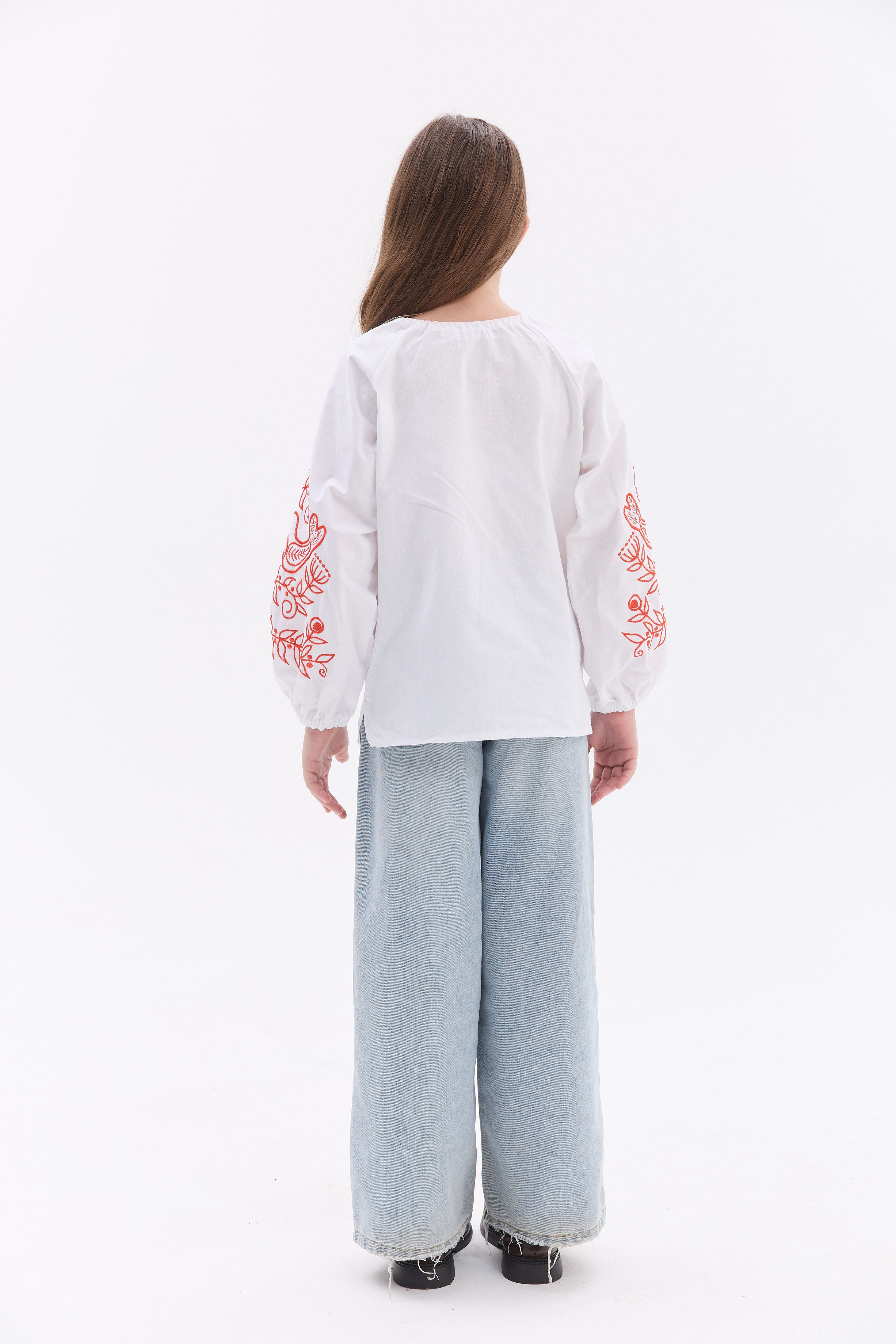 Вишиванка для дівчинки Голубка