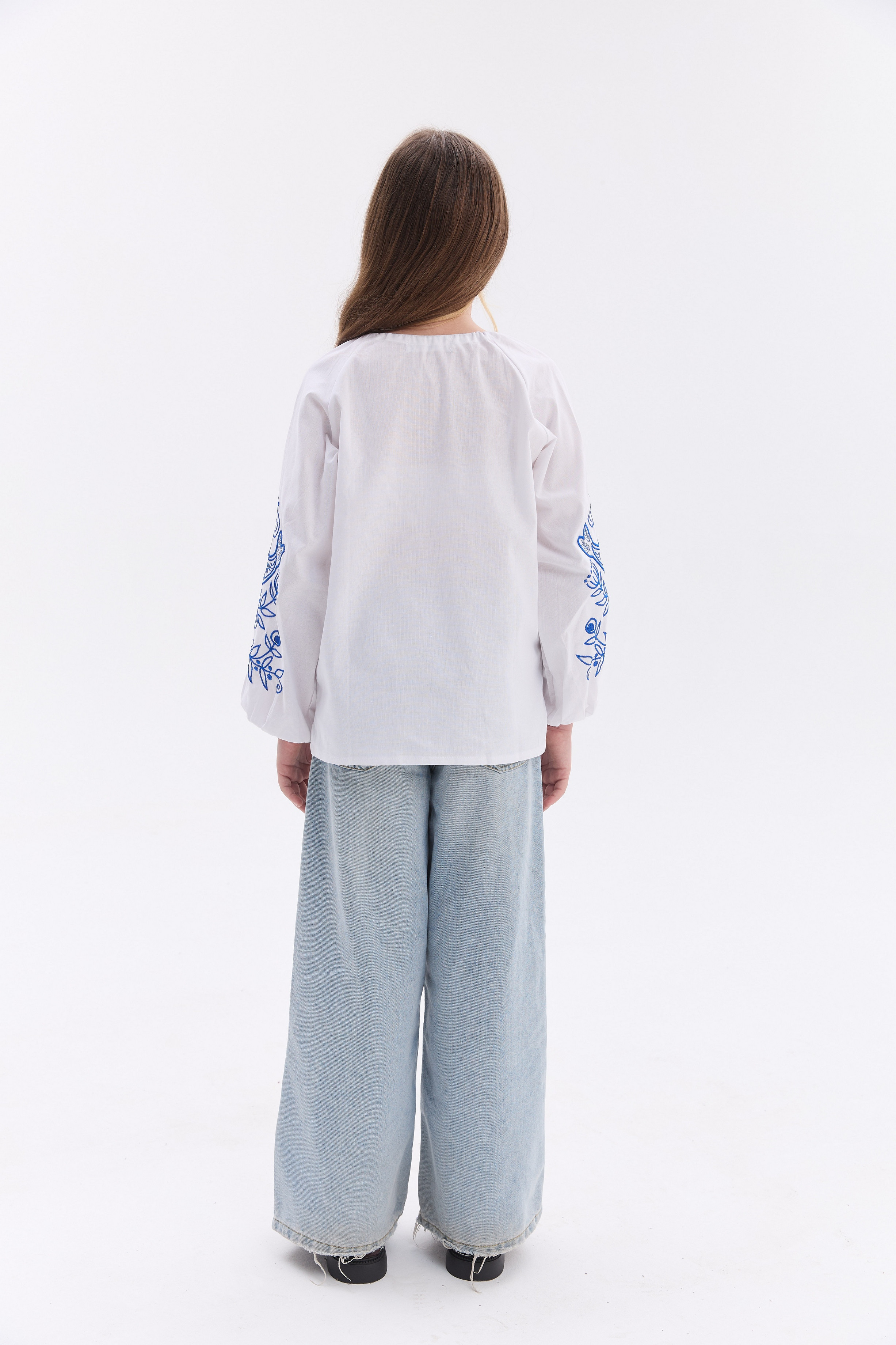 Вишиванка для дівчинки Голубка