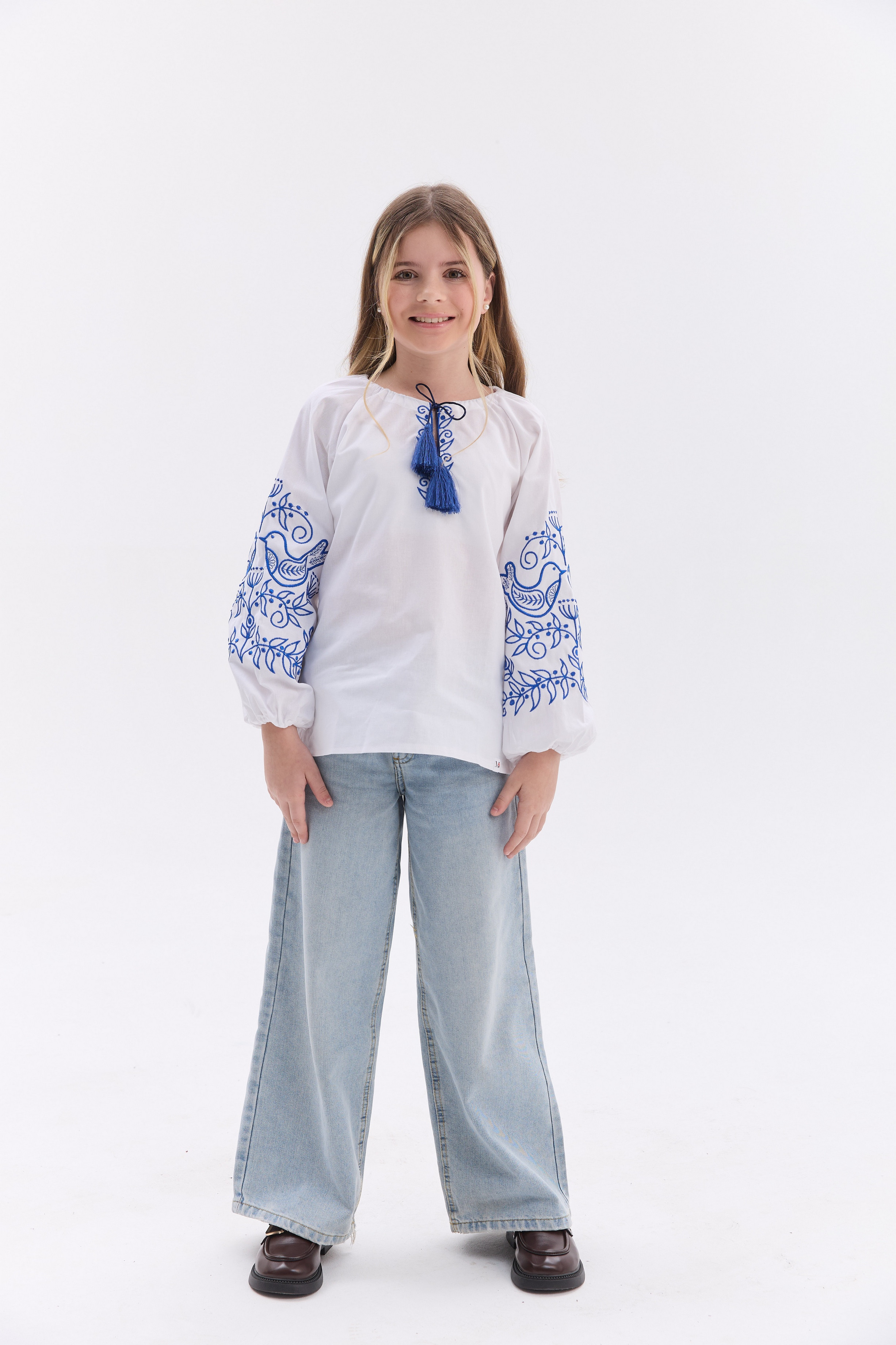 Вишиванка для дівчинки Голубка