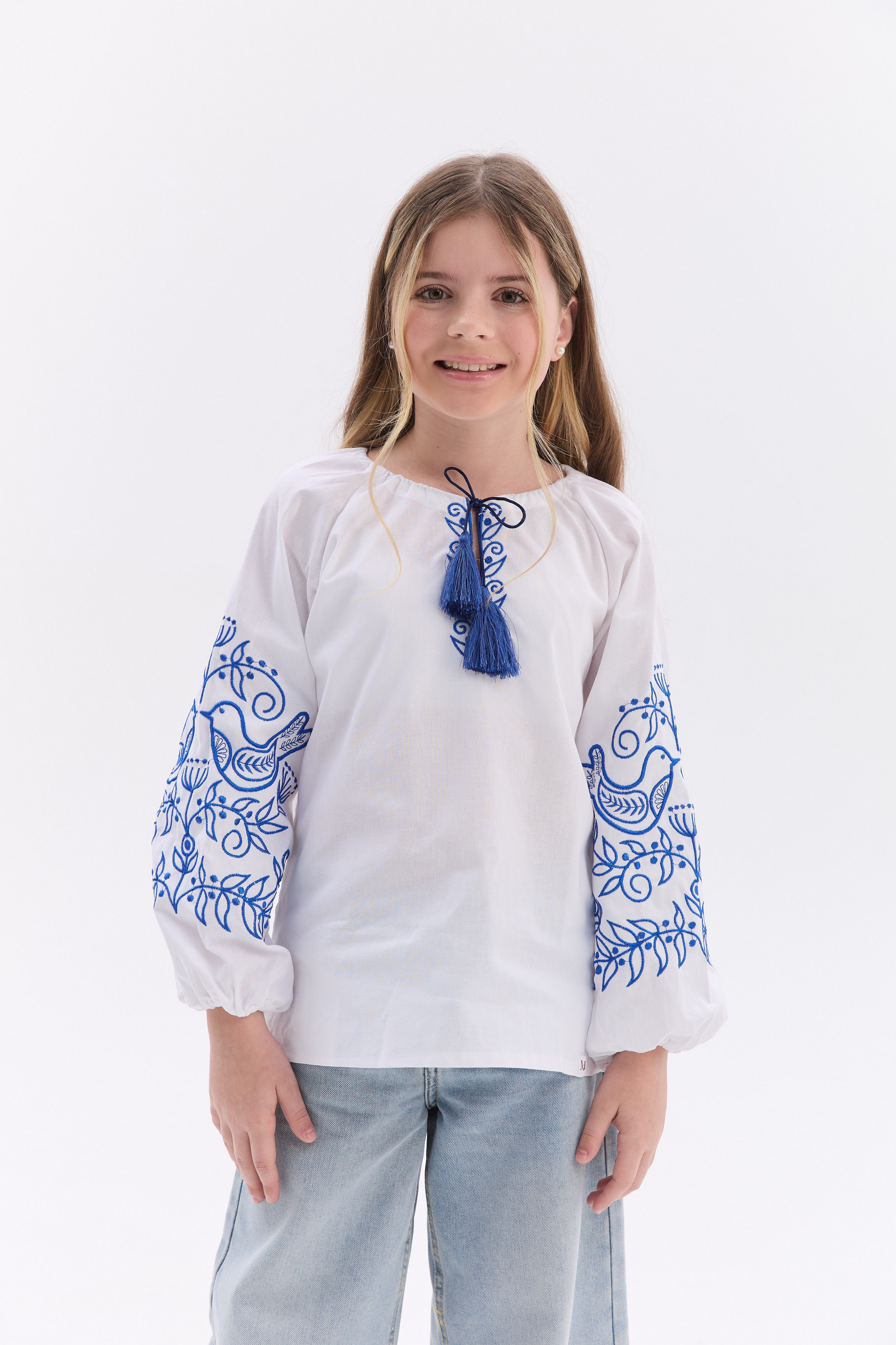 Вишиванка для дівчинки Голубка