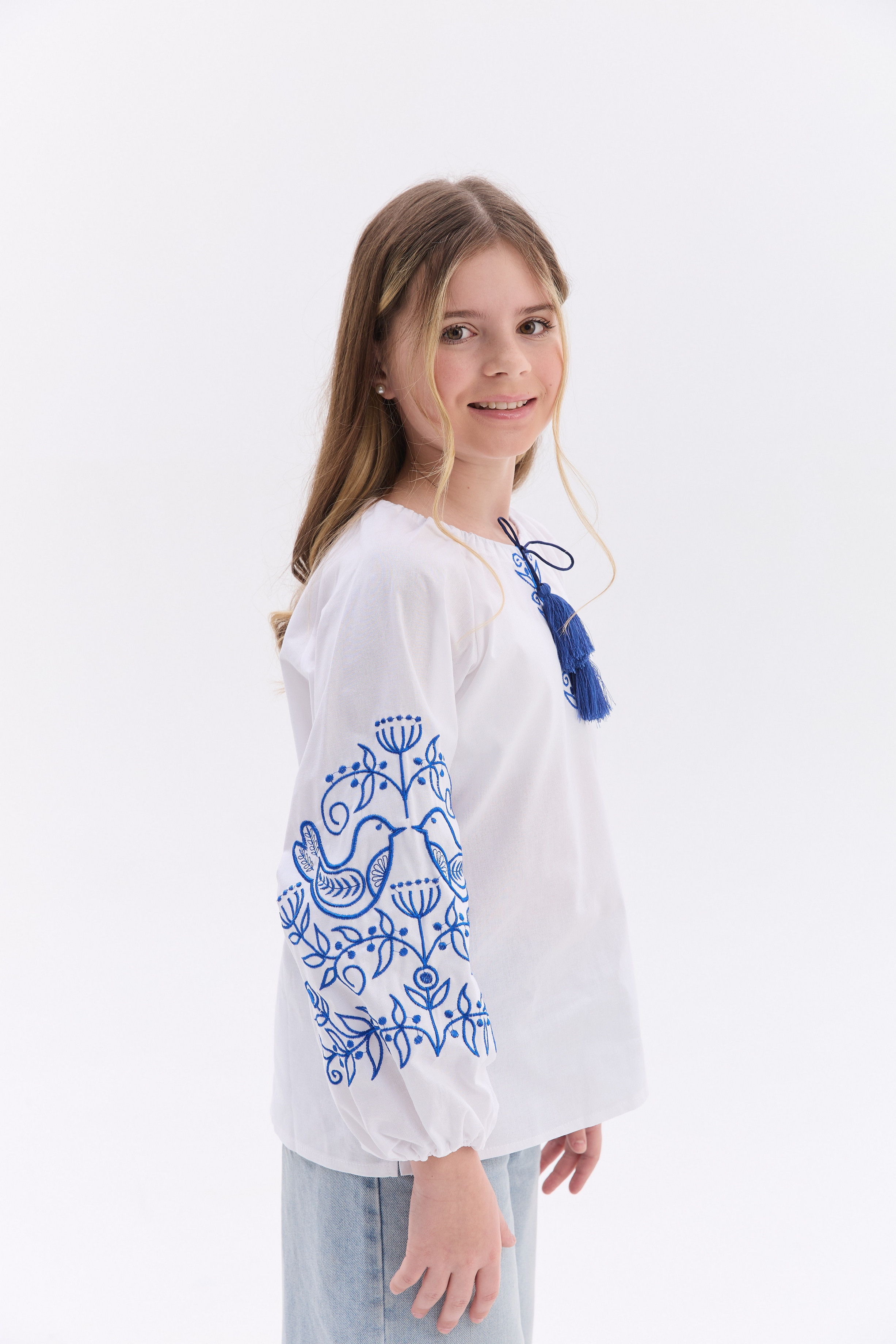 Вишиванка для дівчинки Голубка