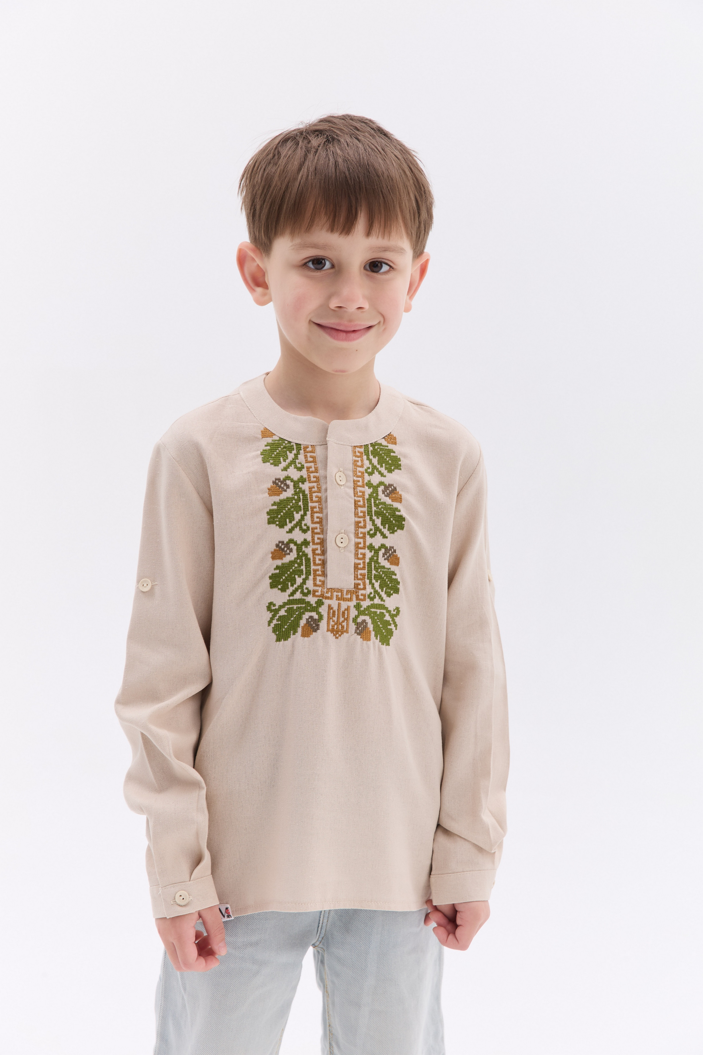 Вишиванка для хлопчика Дубок