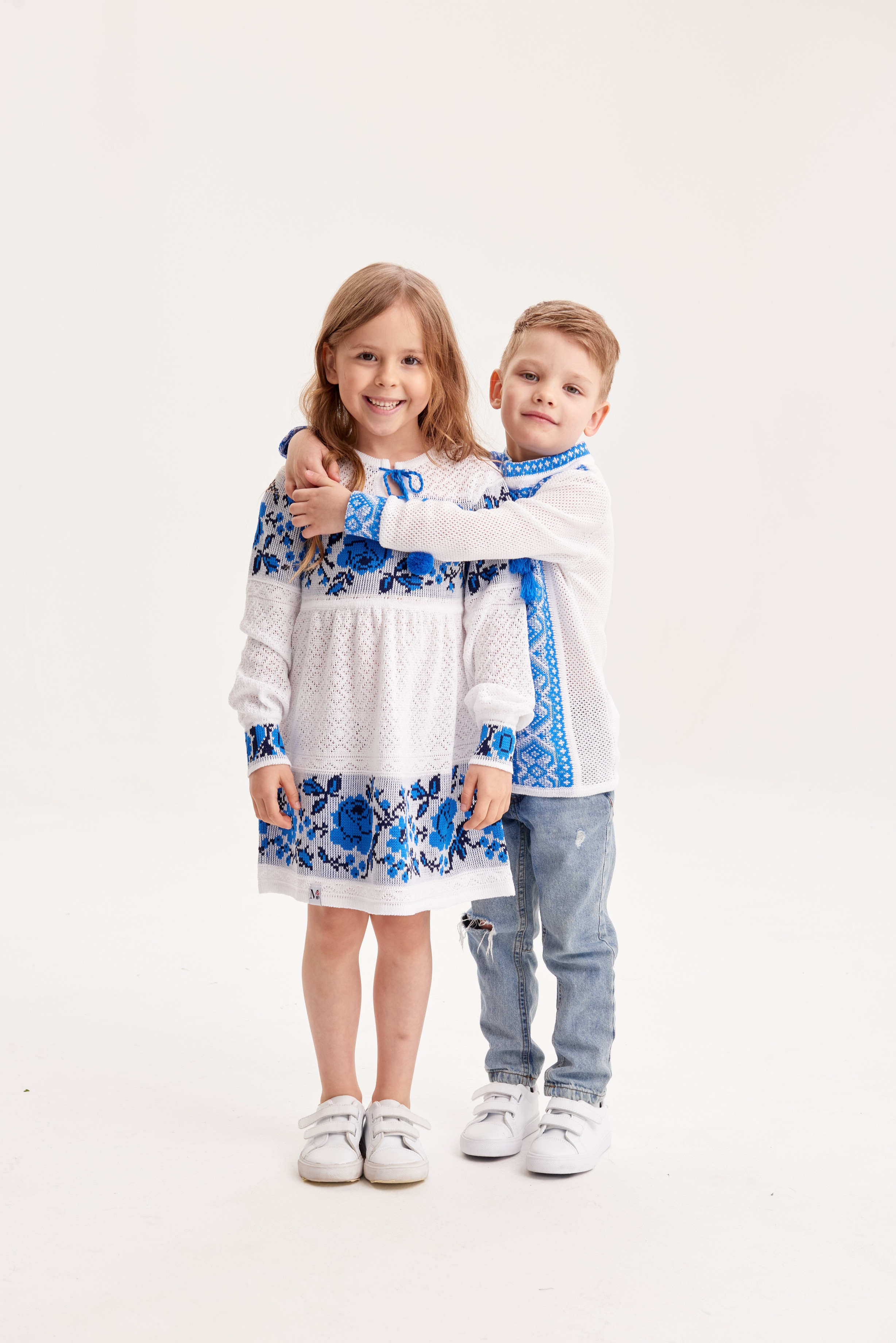 Дитячий комплект в'язаних вишиванок Світанок