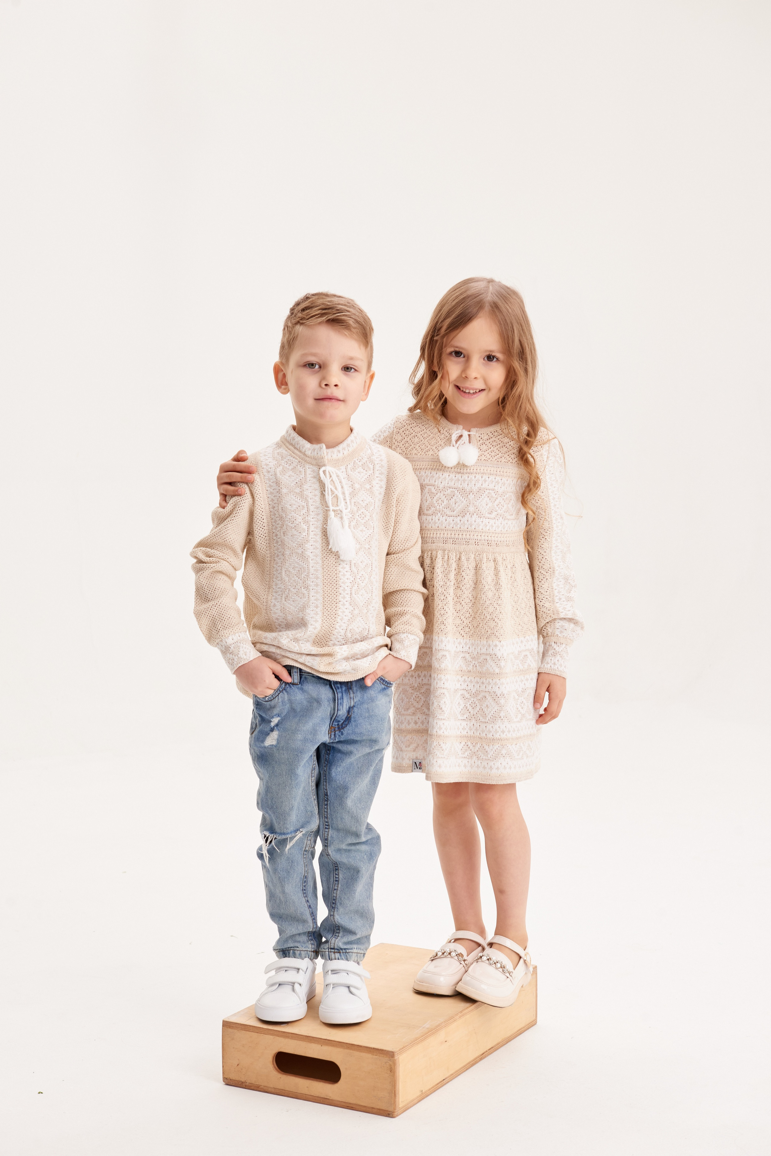 Дитячий комплект в'язаних вишиванок Сяйво