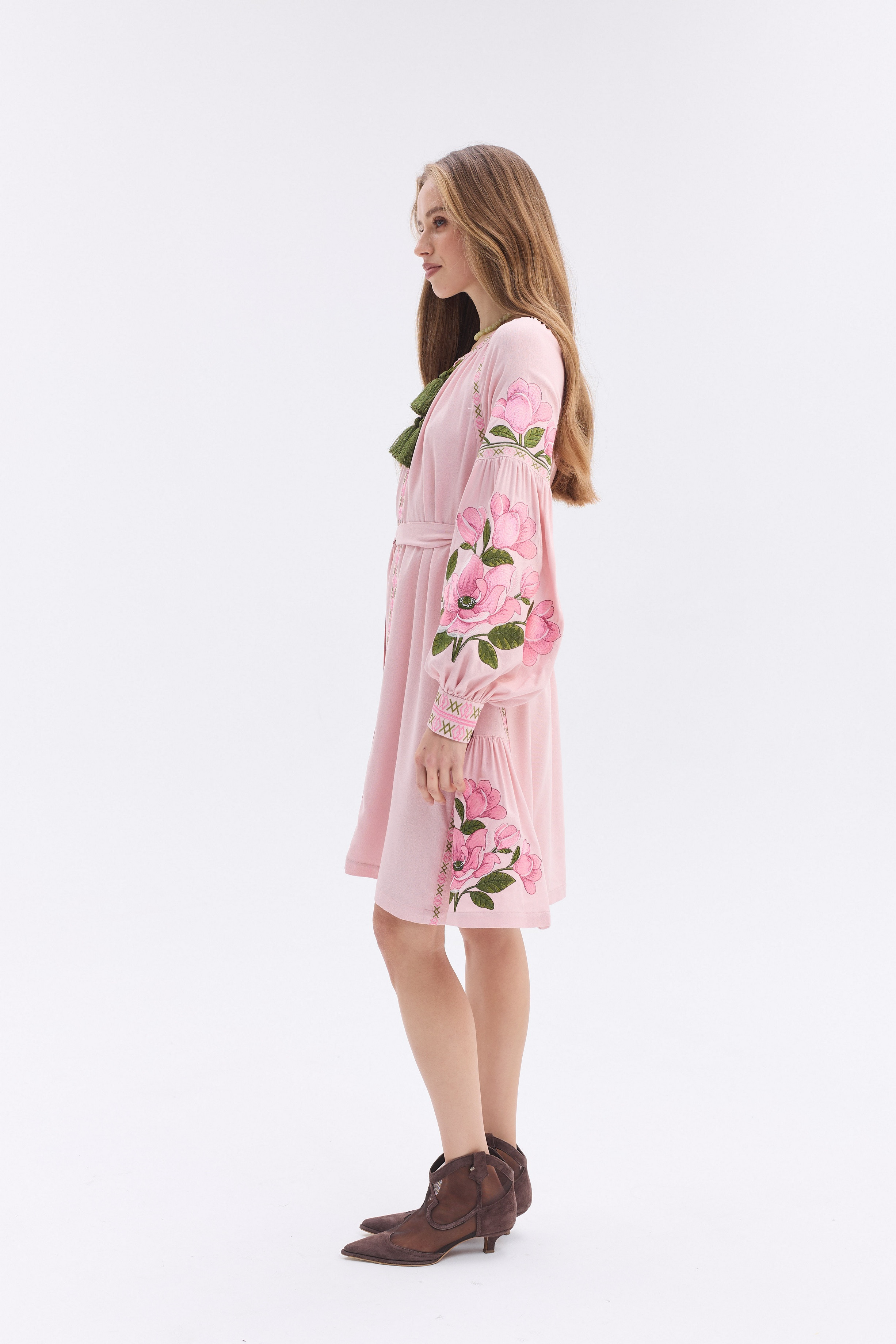Вишита жіноча сукня Магнолія