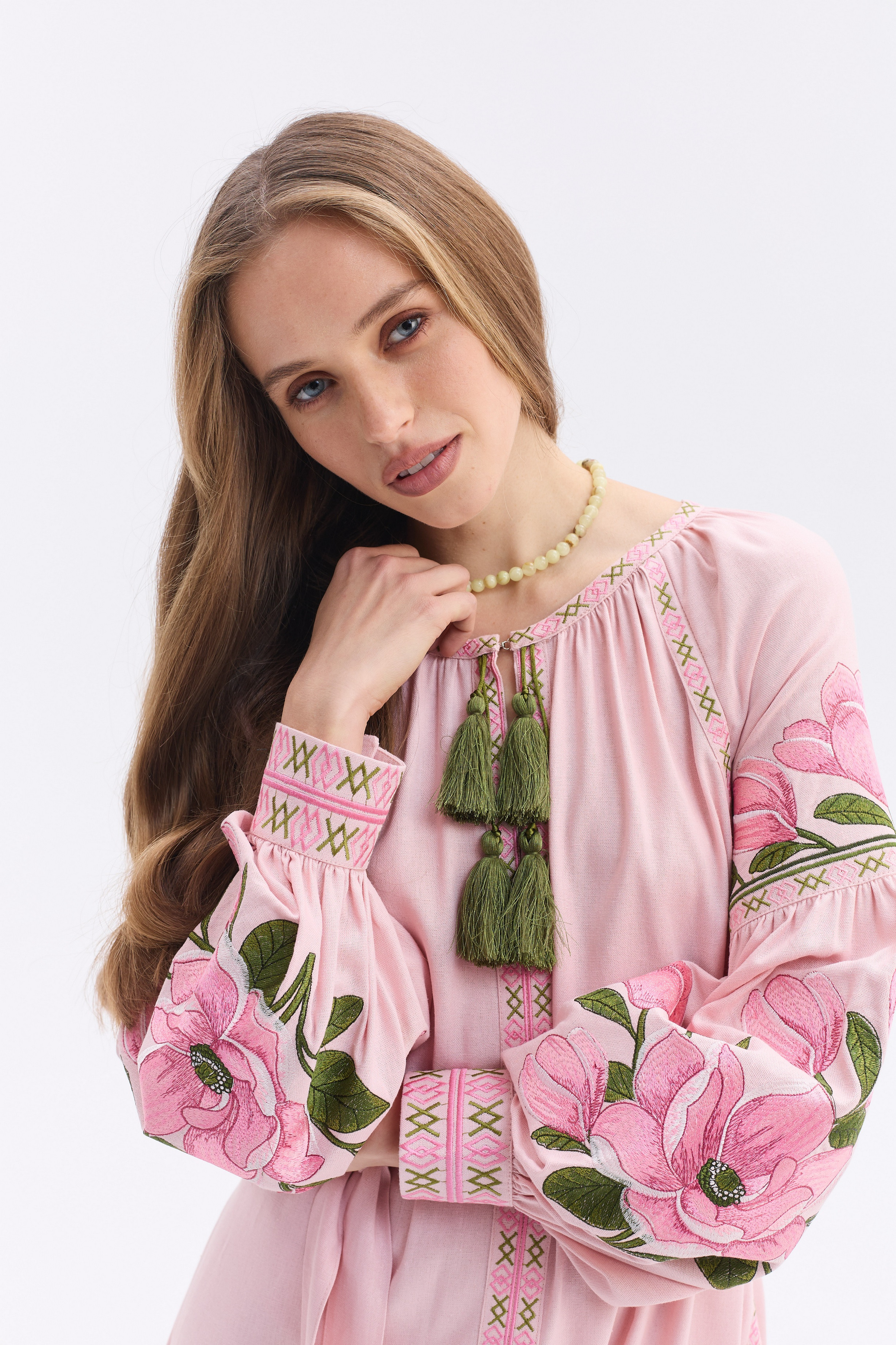 Вишита жіноча сукня Магнолія