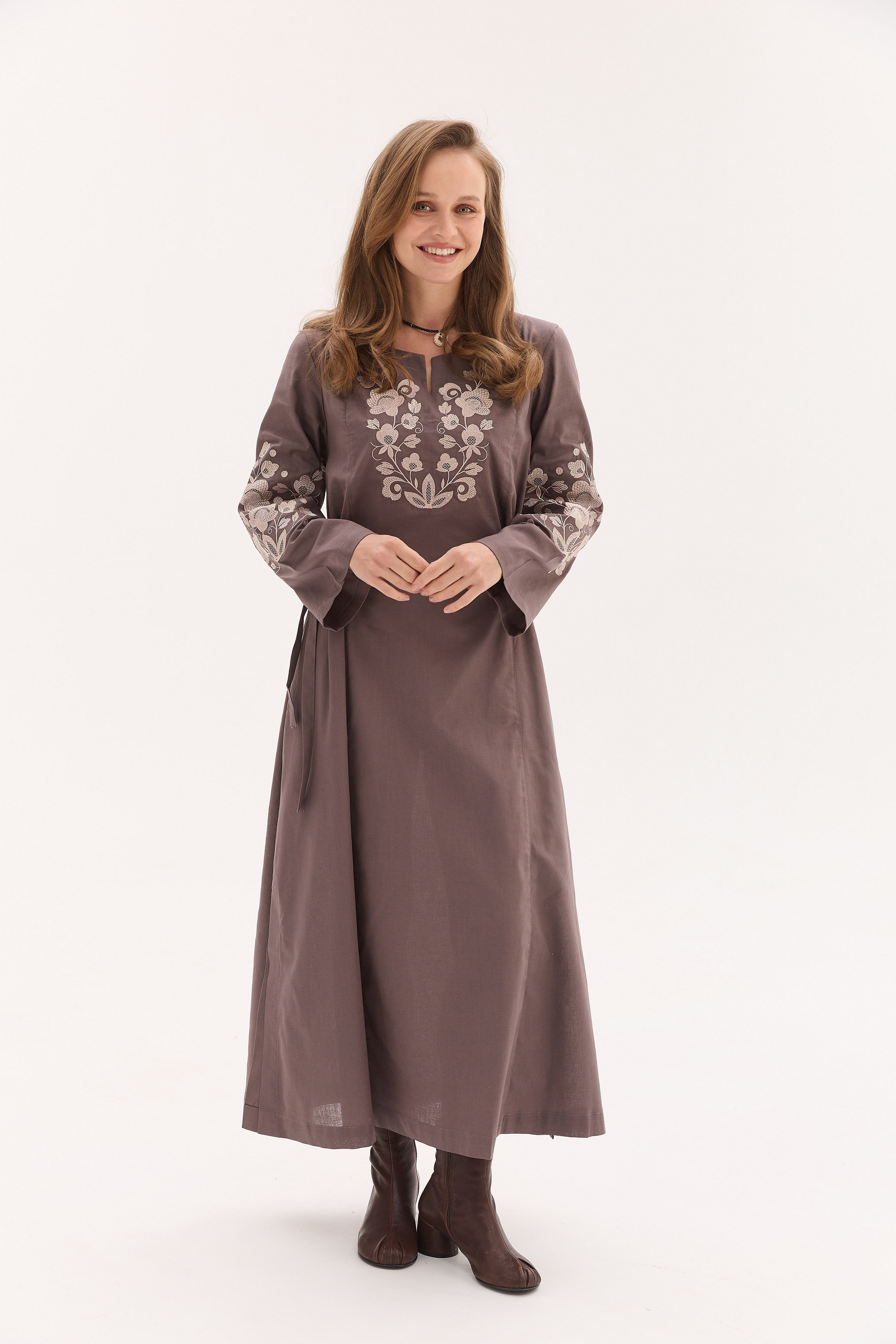 Вишита жіноча сукня Вілія