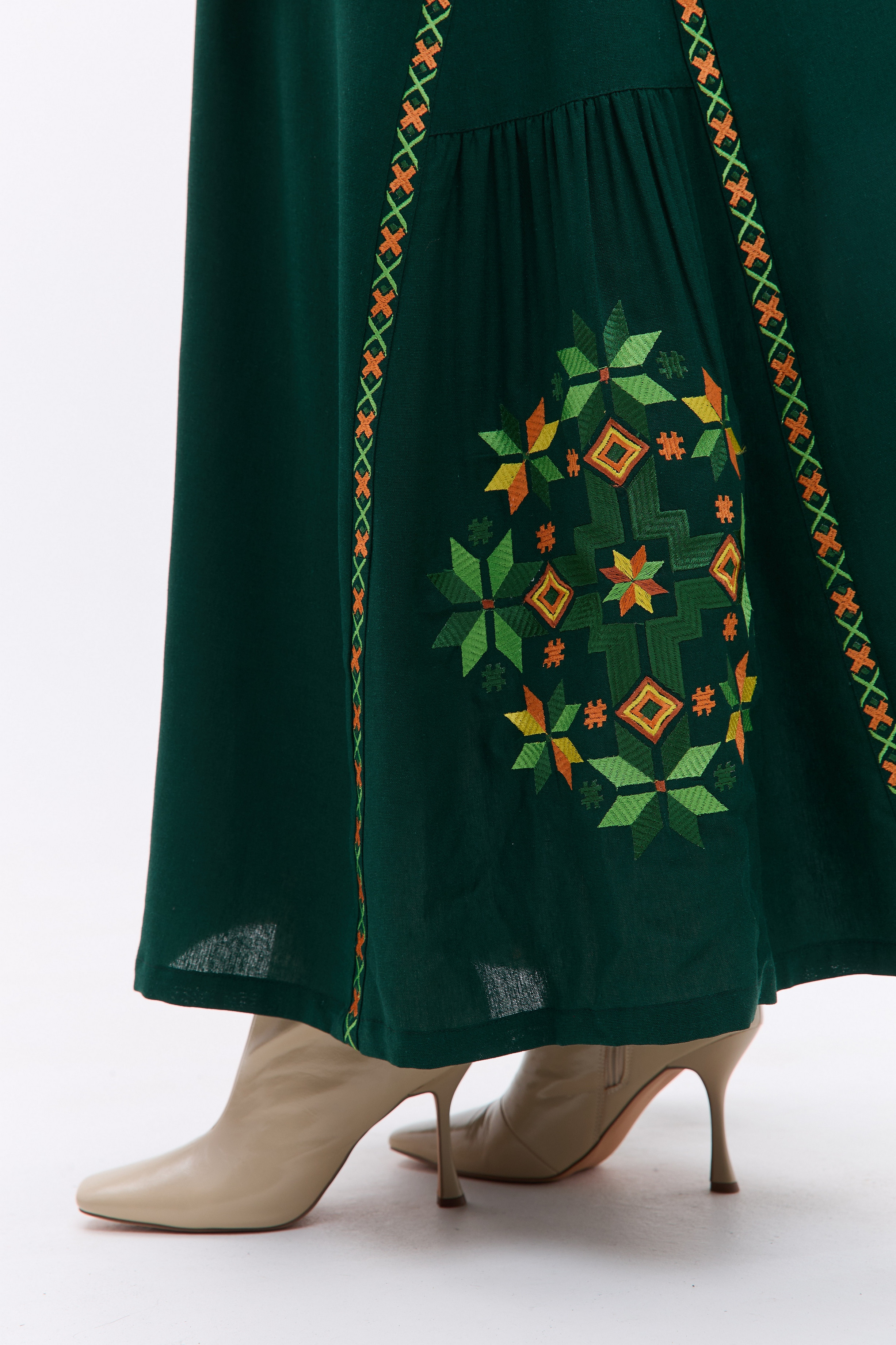 Вишита жіноча сукня Діброва