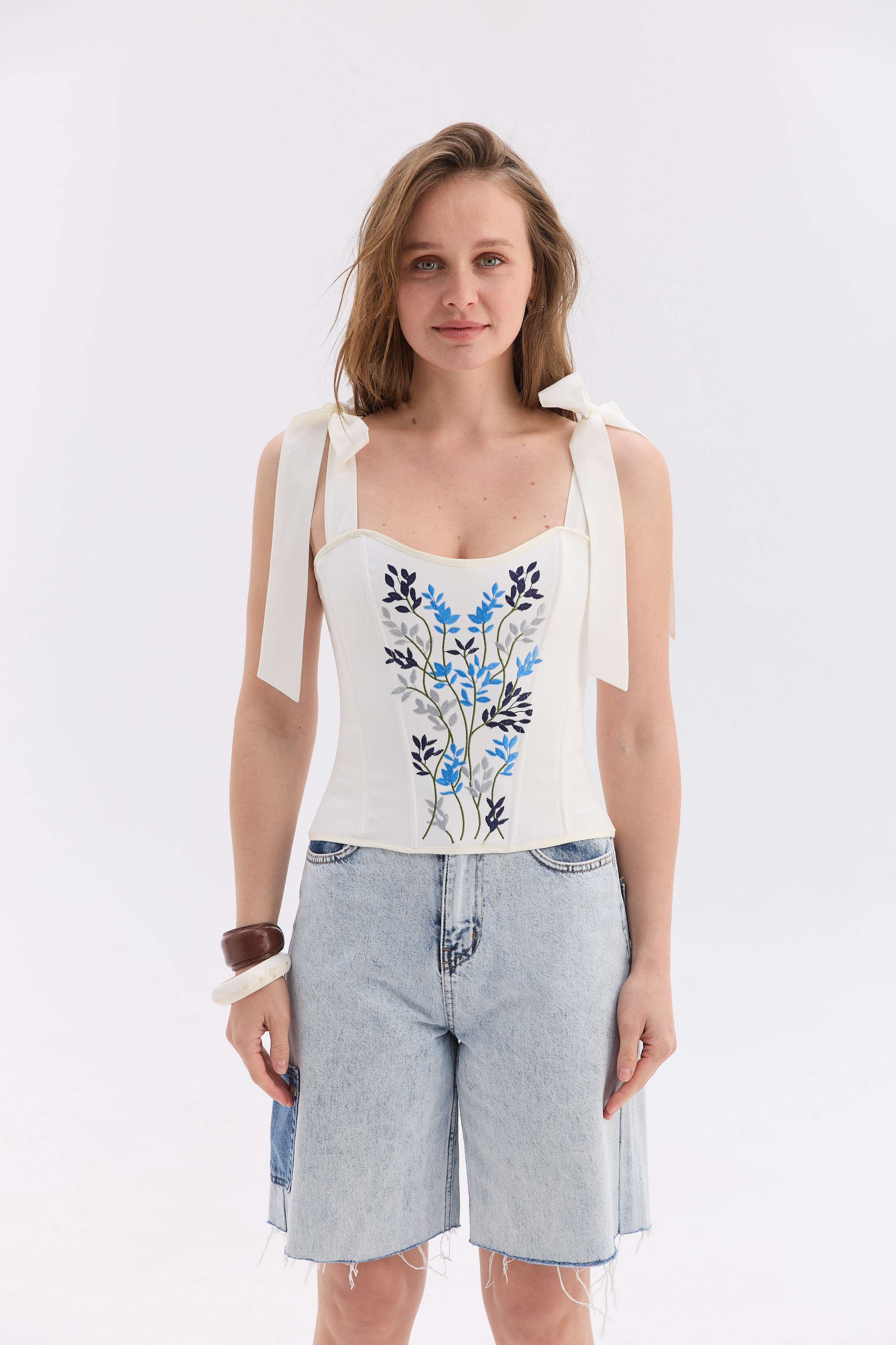 Вишитий жіночий топ зі шнурівкою Морозник