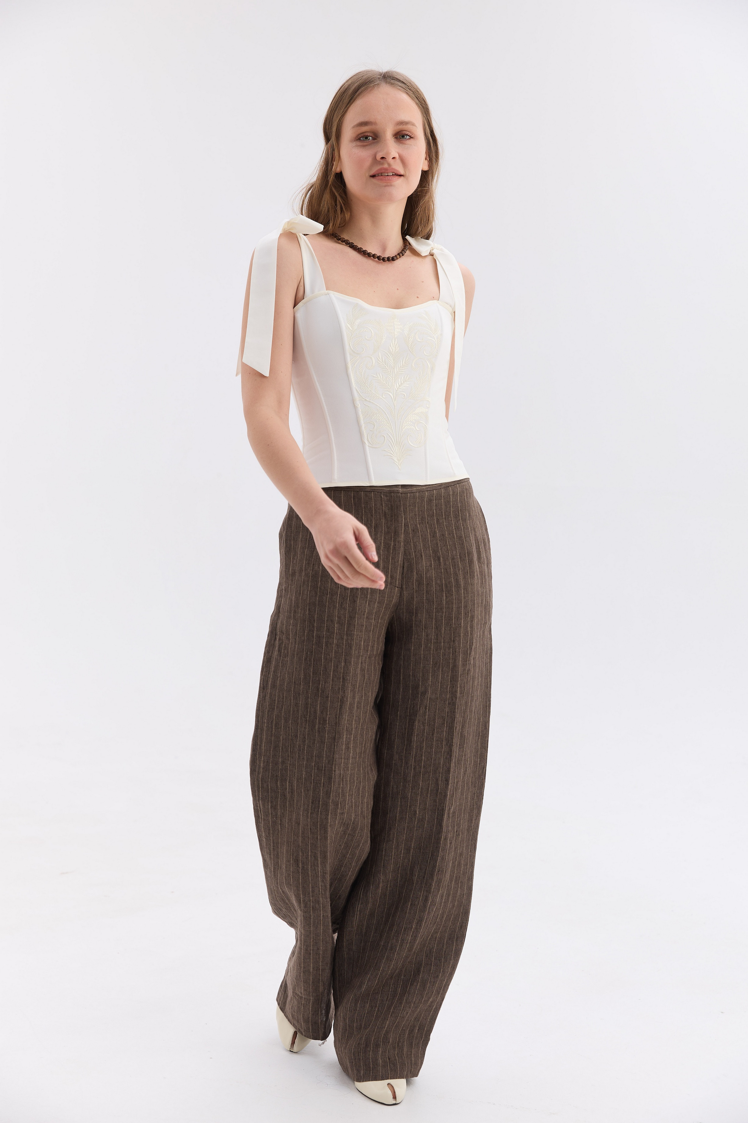 Вишитий жіночий топ зі шнурівкою Оксамит