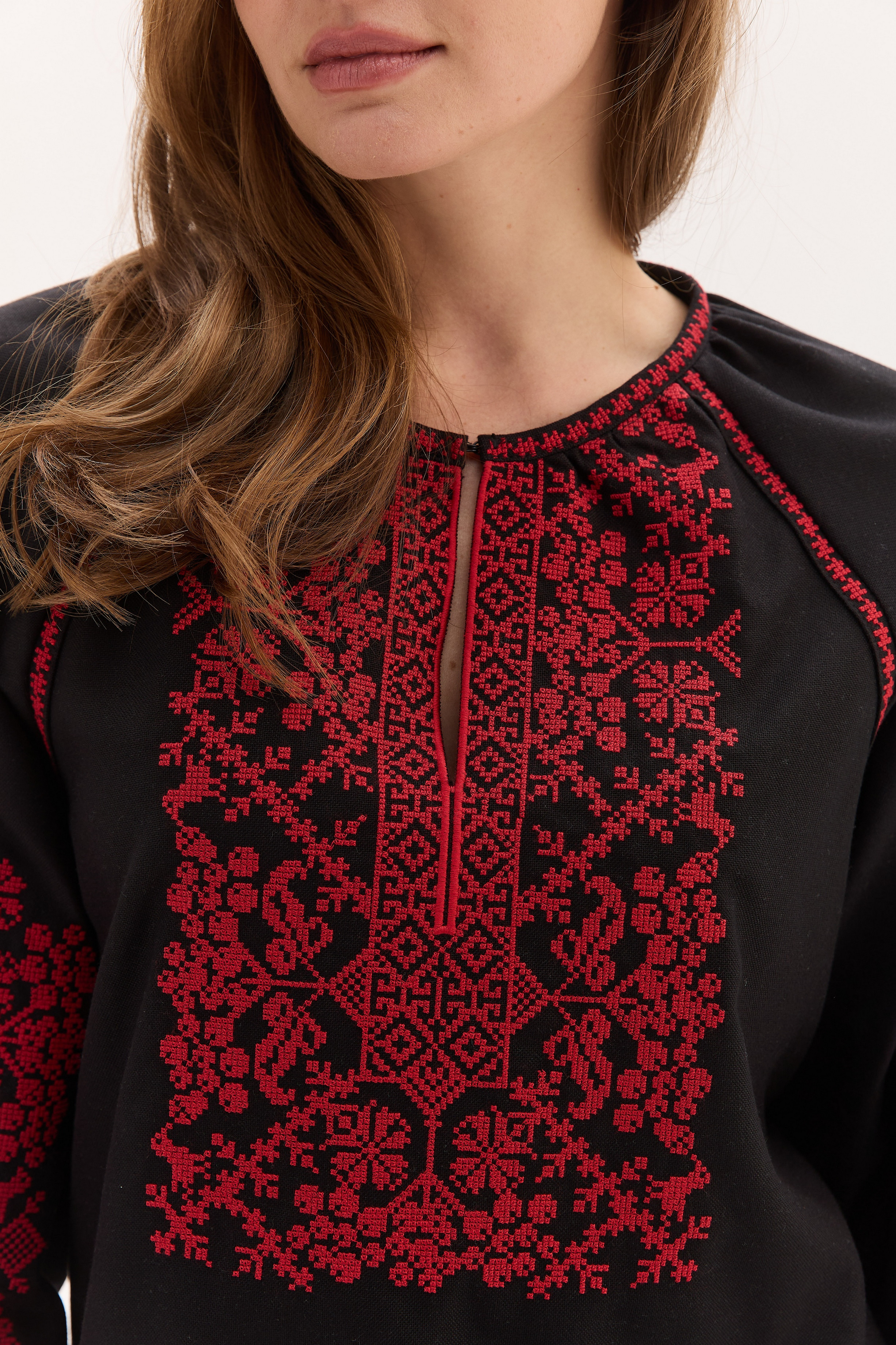 Жіноча вишиванка Анна