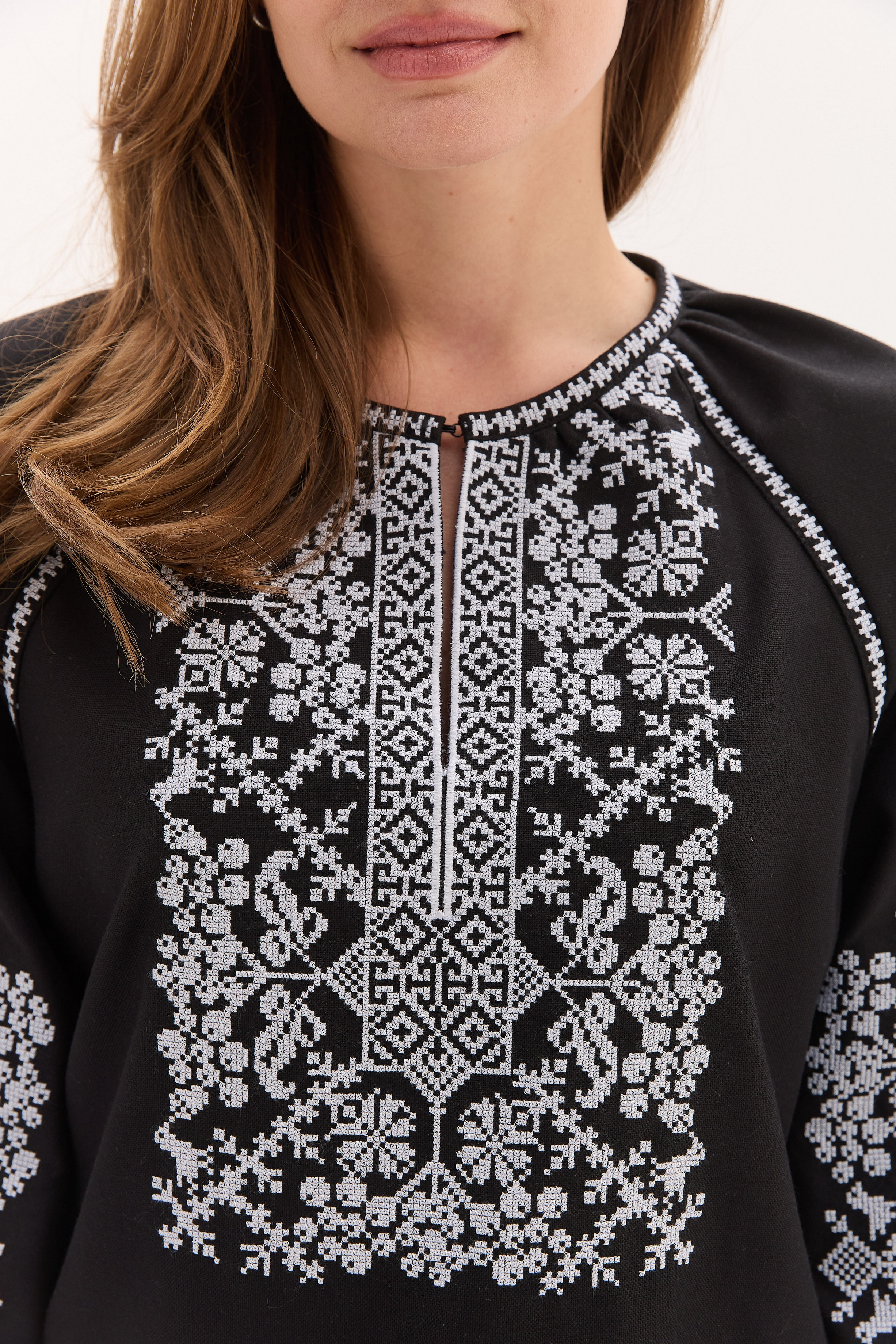 Жіноча вишиванка Анна