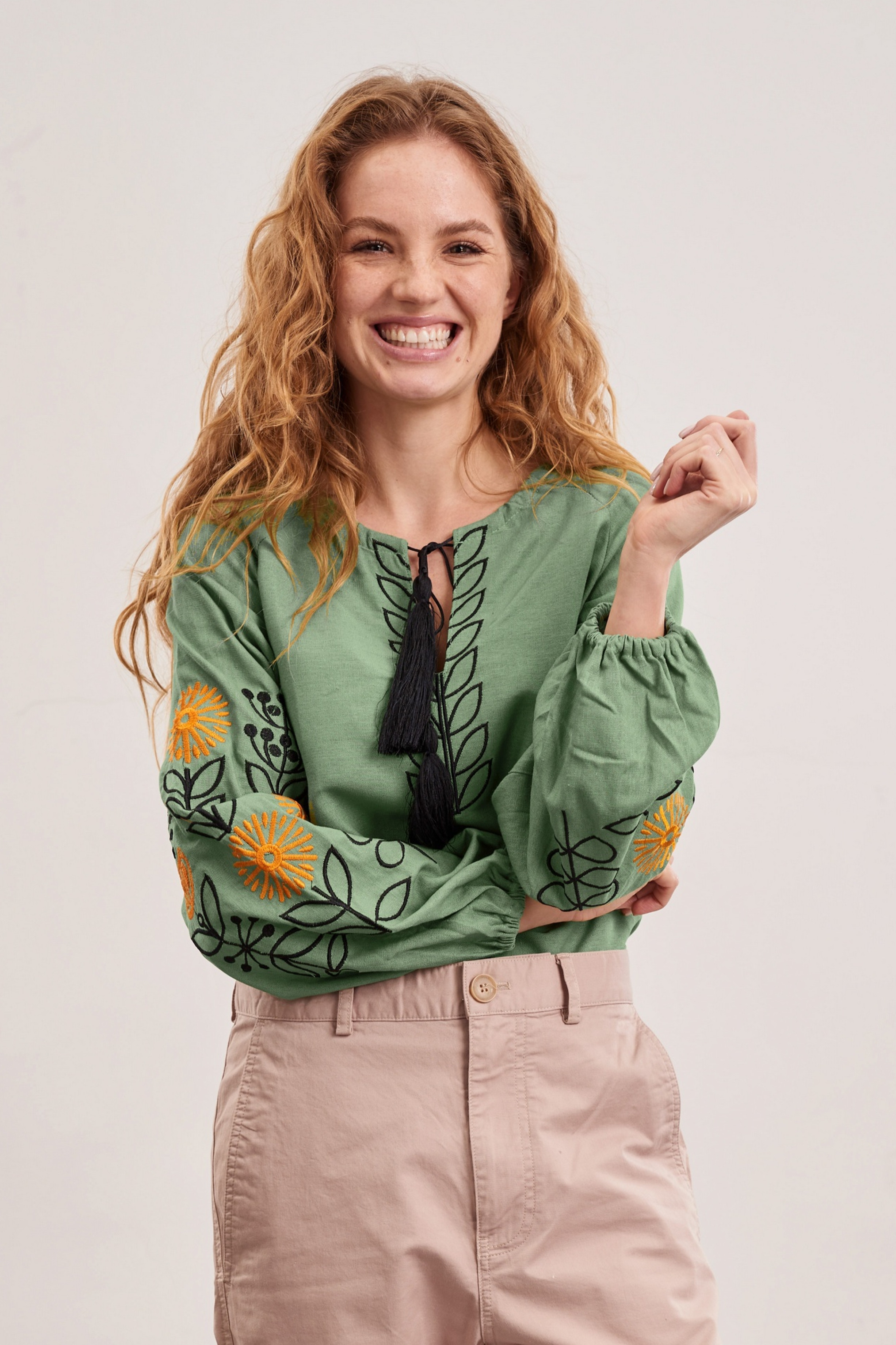 Жіноча вишиванка Соняшники