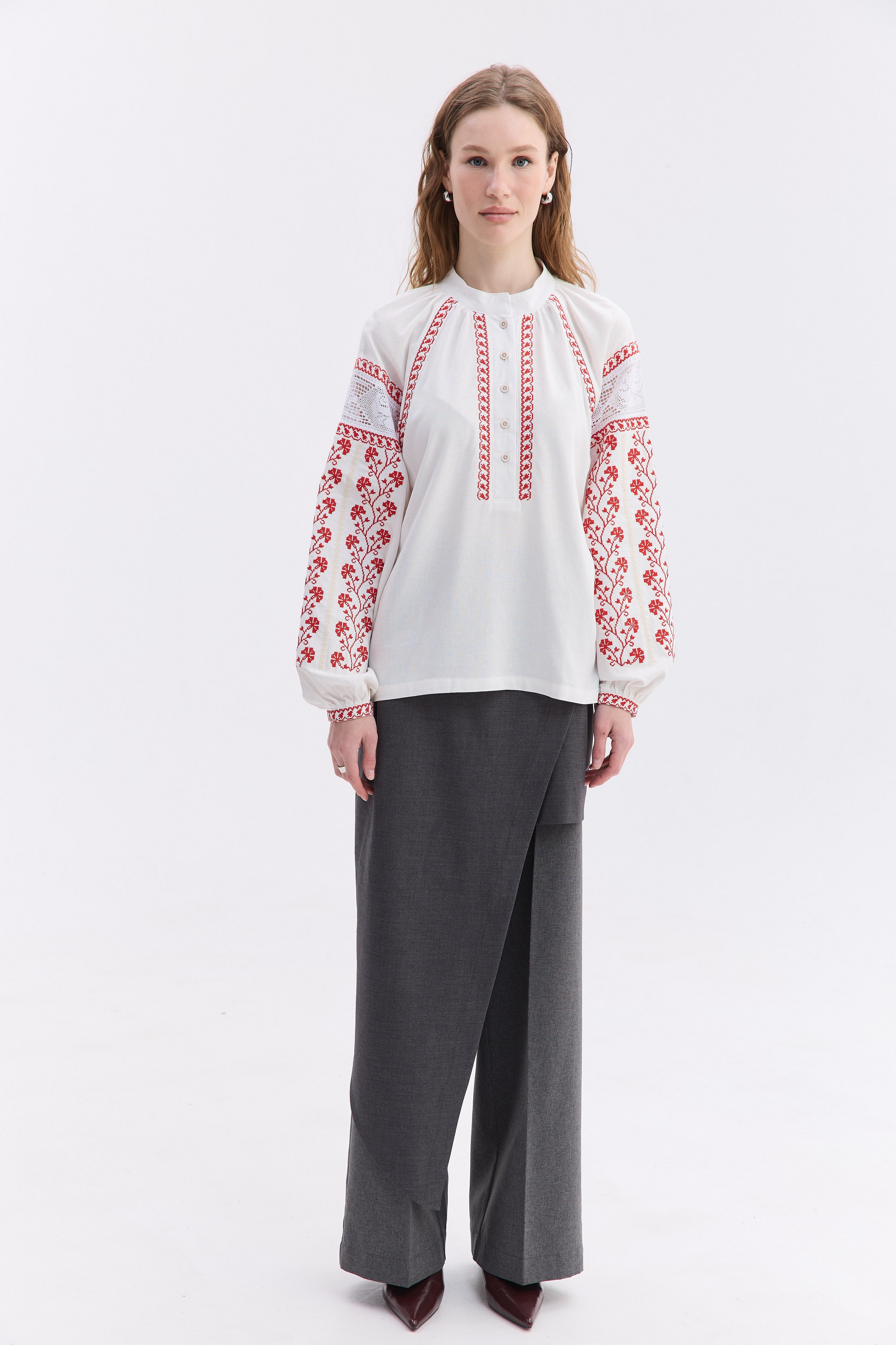 Жіноча вишиванка Леся Українка