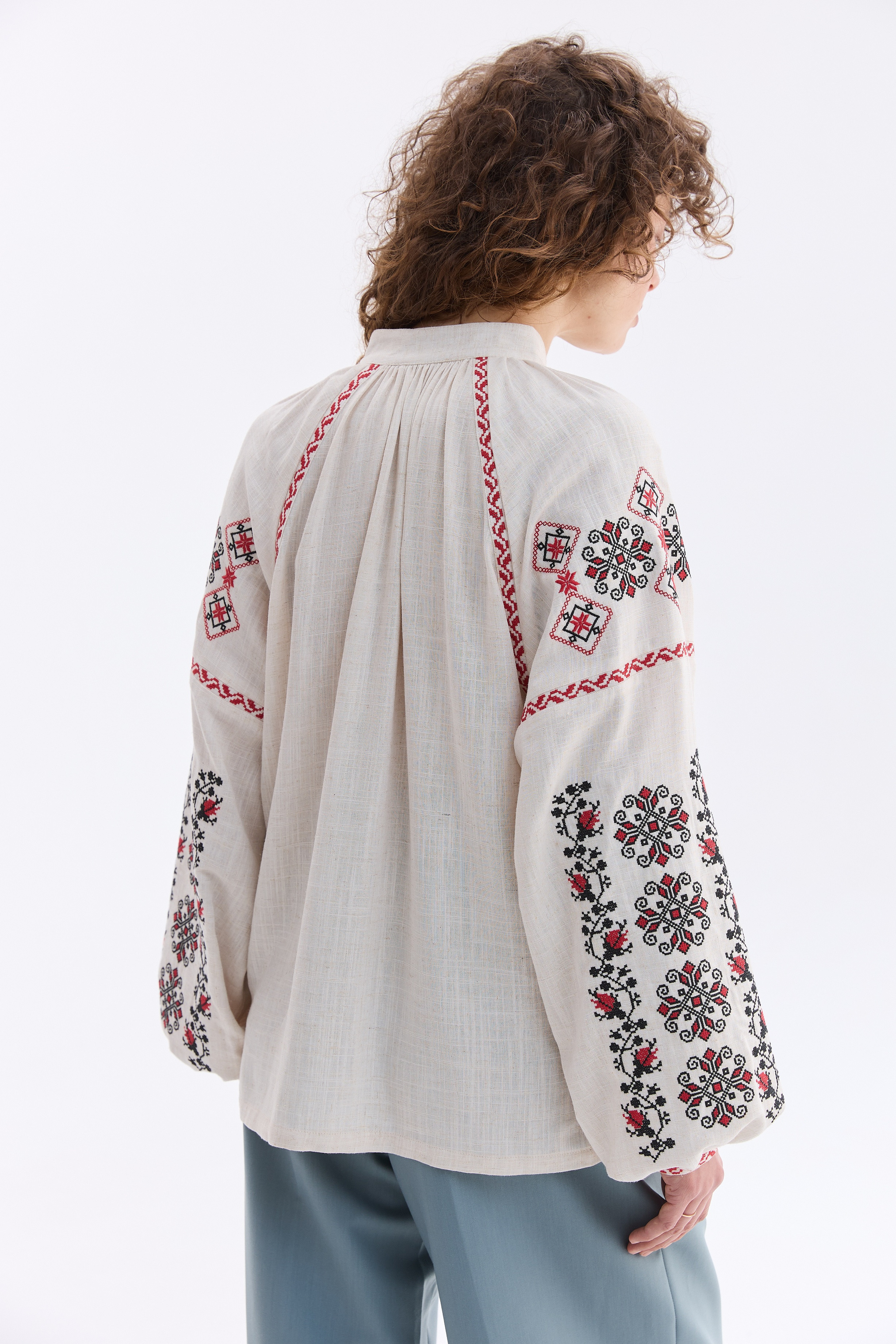 Жіноча вишиванка Зоря